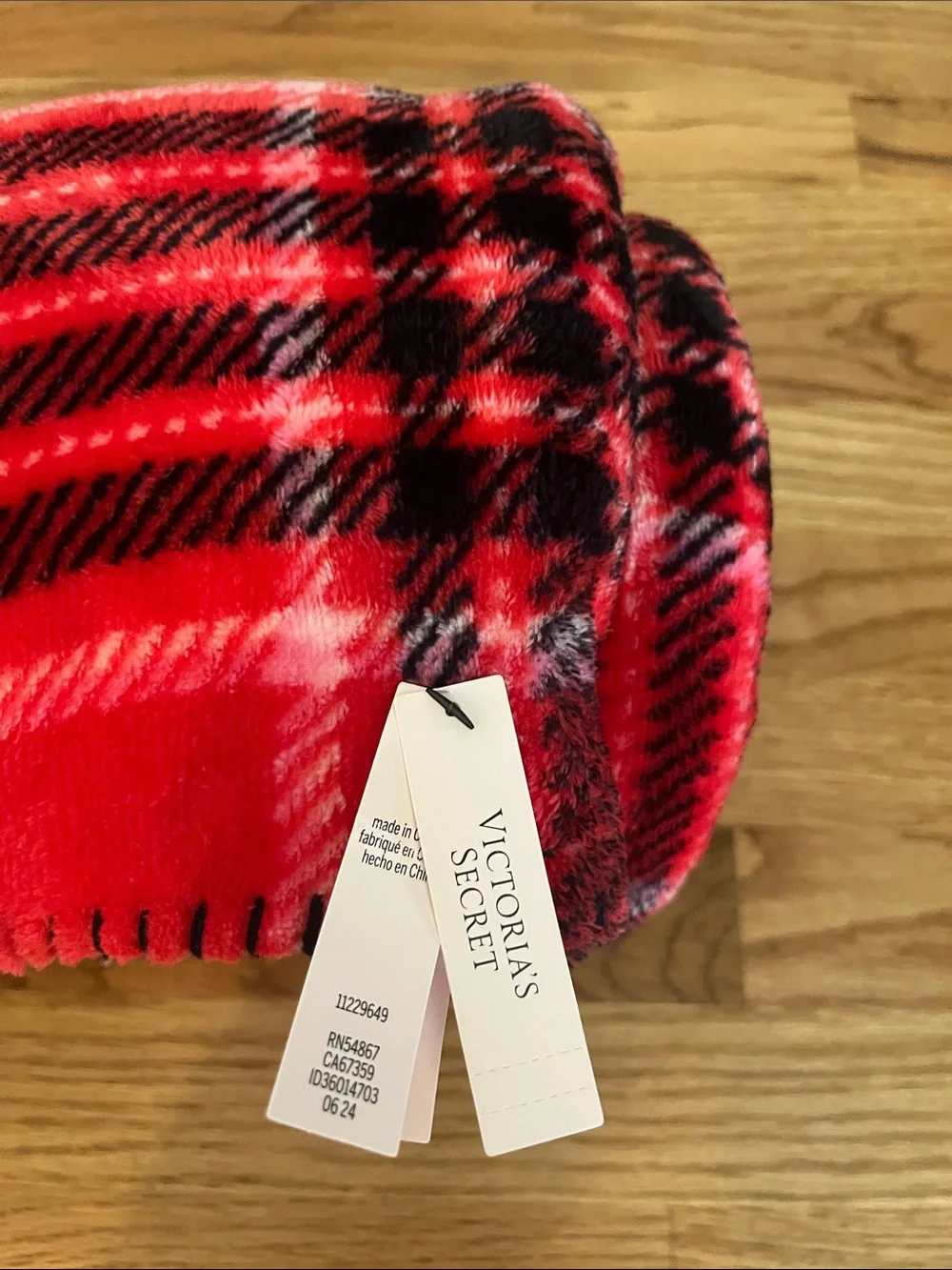 Victoria's Secret Red & Black Plaid Plush Throw.  NWT